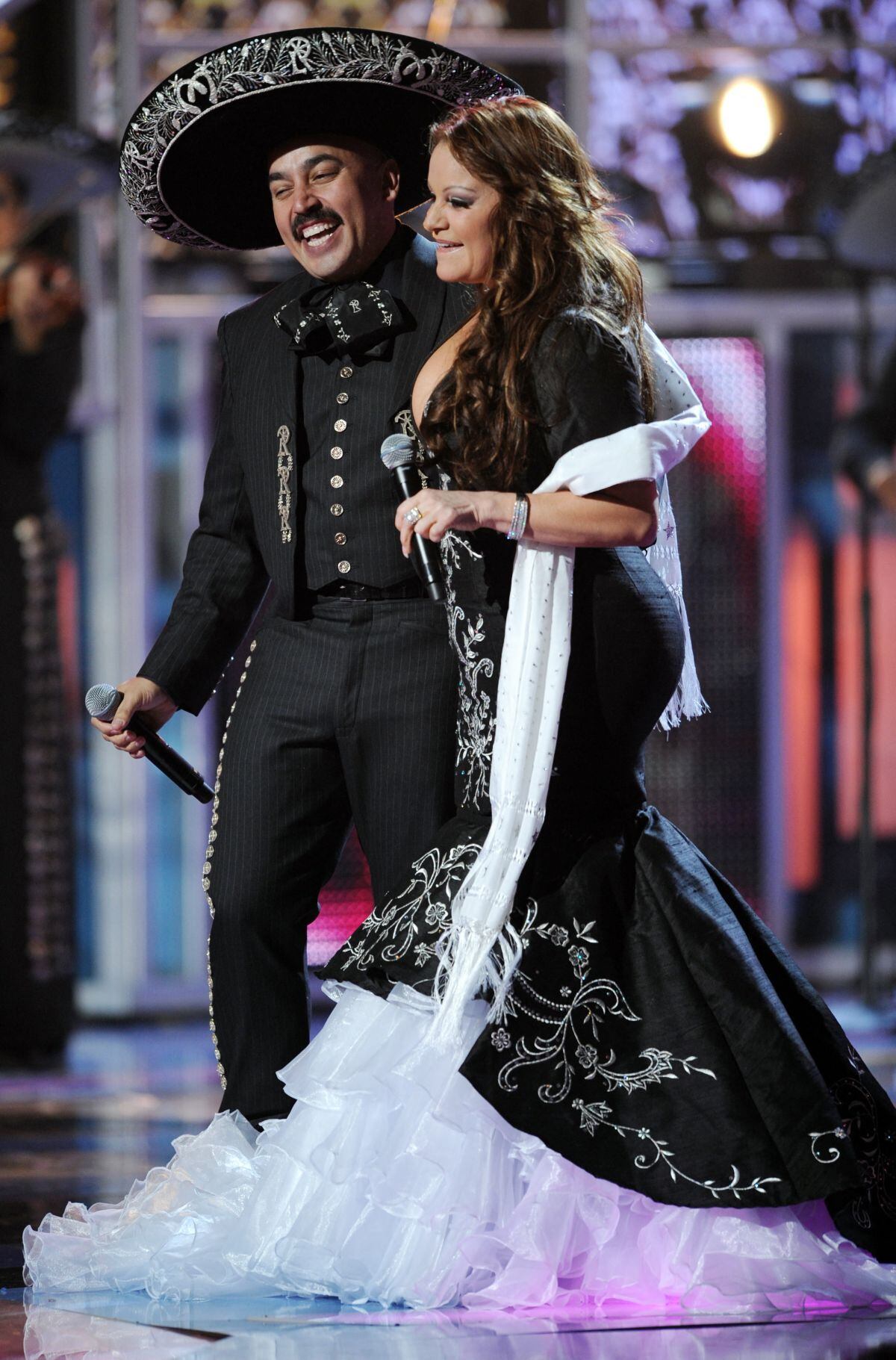 Lupillo y Jenni Rivera durante la novena Entrega Anual del Latin Grammy celebrada el 13 de noviembre de 2008 en Houston, Texas (Foto: Gabriel Bouys / AFP)