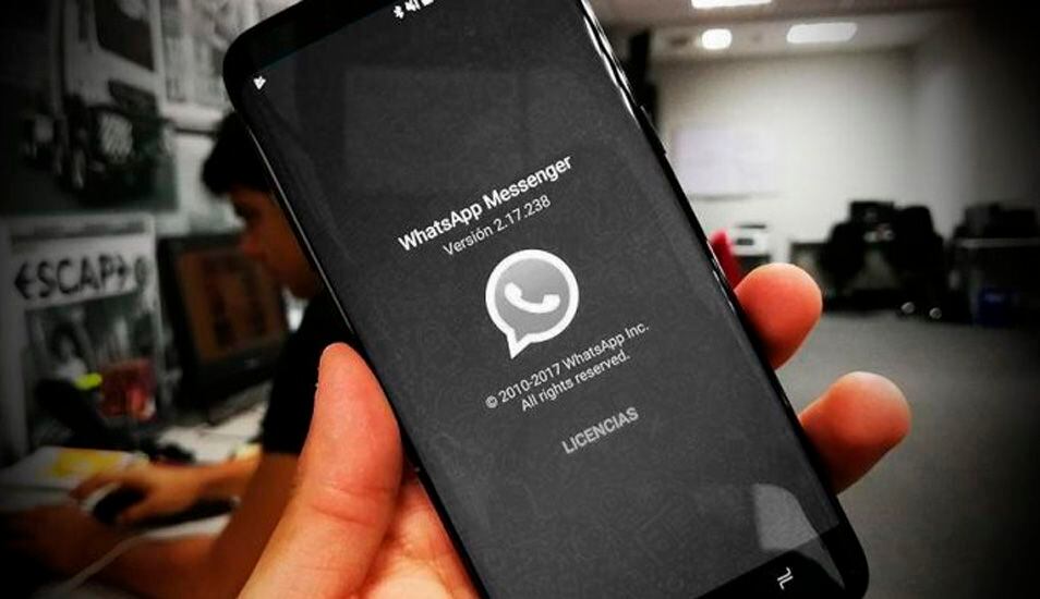 ¿Quieres tener WhatsApp en "modo oscuro"? Aquí te enseñamos cómo obtenerlo antes que todos tus amigos. (Foto: WhatsApp)