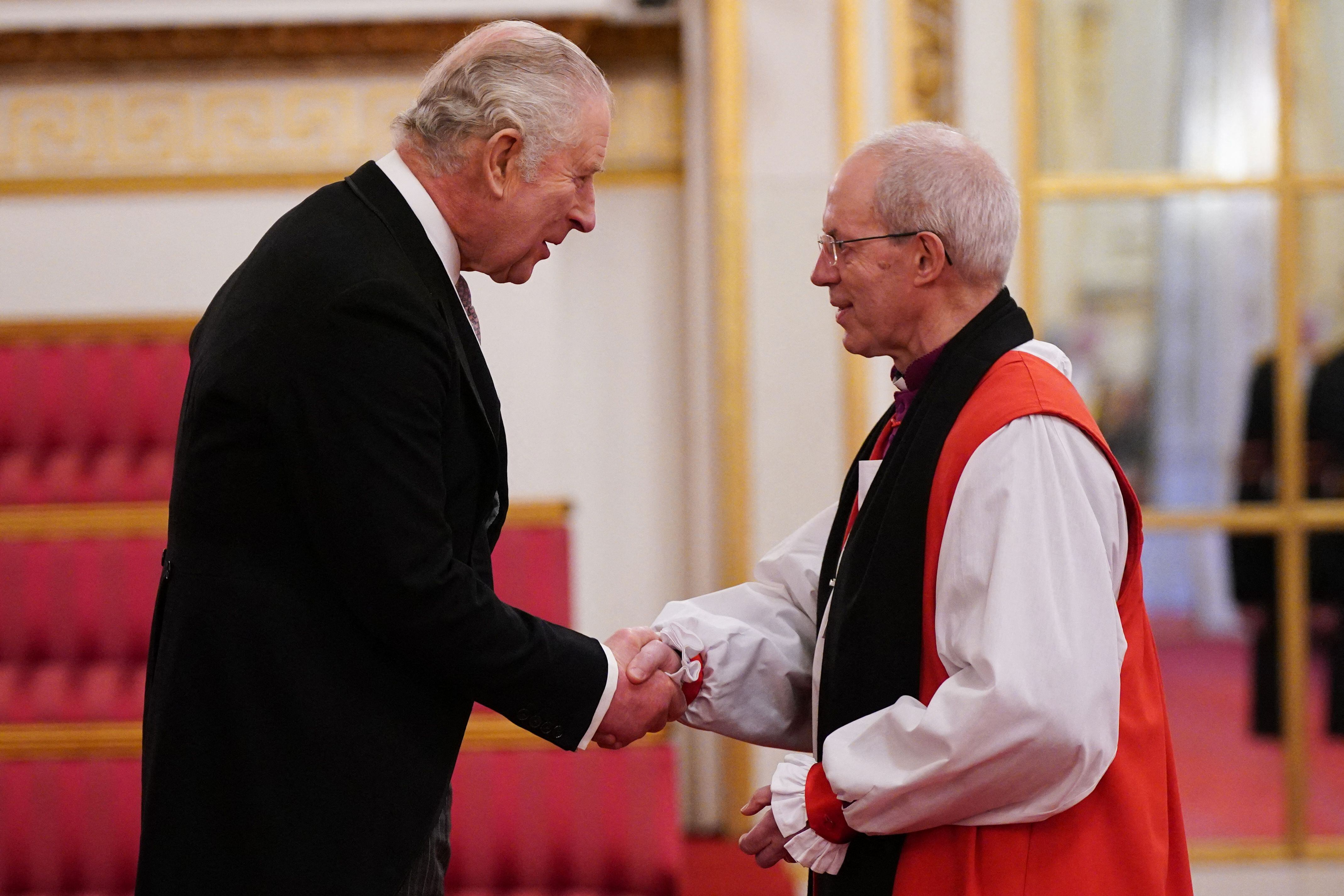 Carlos III y el arzobispo de Canterbury Justin Welby. (Foto: AFP)