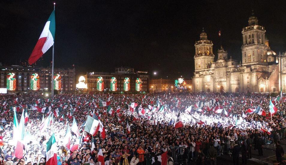 La explanada del Zócalo de Ciudad de México no es el único lugar para celebrar el 209 aniversario del Grito de Independencia. (Foto: EFE)