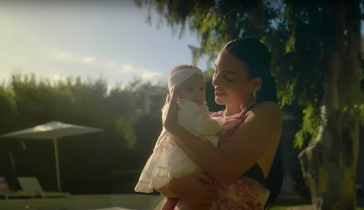 Georgina Rodríguez con su hija Bella Esmeralda en "Soy Georgina" temporada 2 (Foto: Netflix)