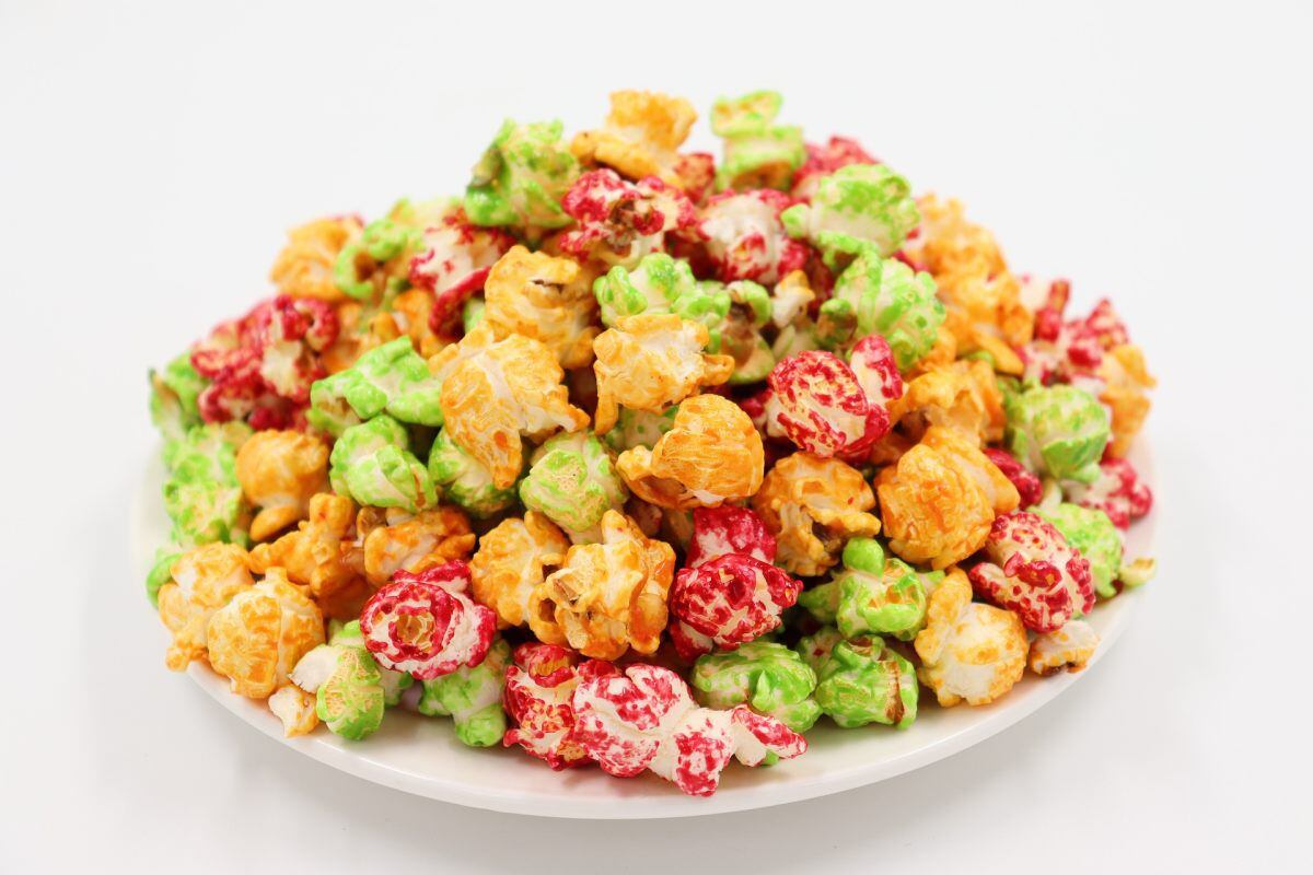 Con la ayuda del colorante alimentario se pueden tener unas divertidas palomitas de maíz de colores. (Foto: Pixabay)