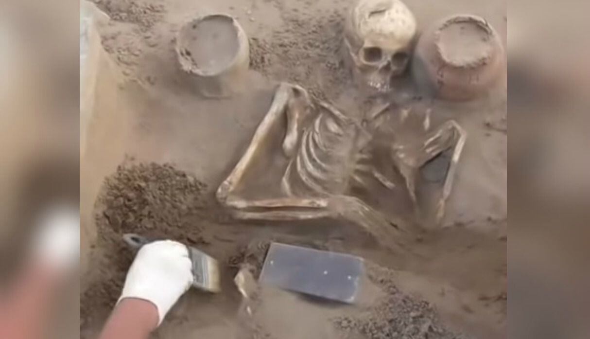 Se viralizó en YouTube el insólito hallazgo de unos arqueólogos en la Atlántida rusa. (Foto: Captura)