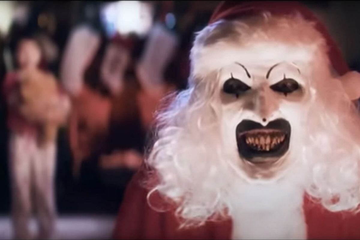 El momento en el que una niña llama a Papa Noel sin imaginar que es el terrorífico personaje (Foto: Epic Pictures Group)