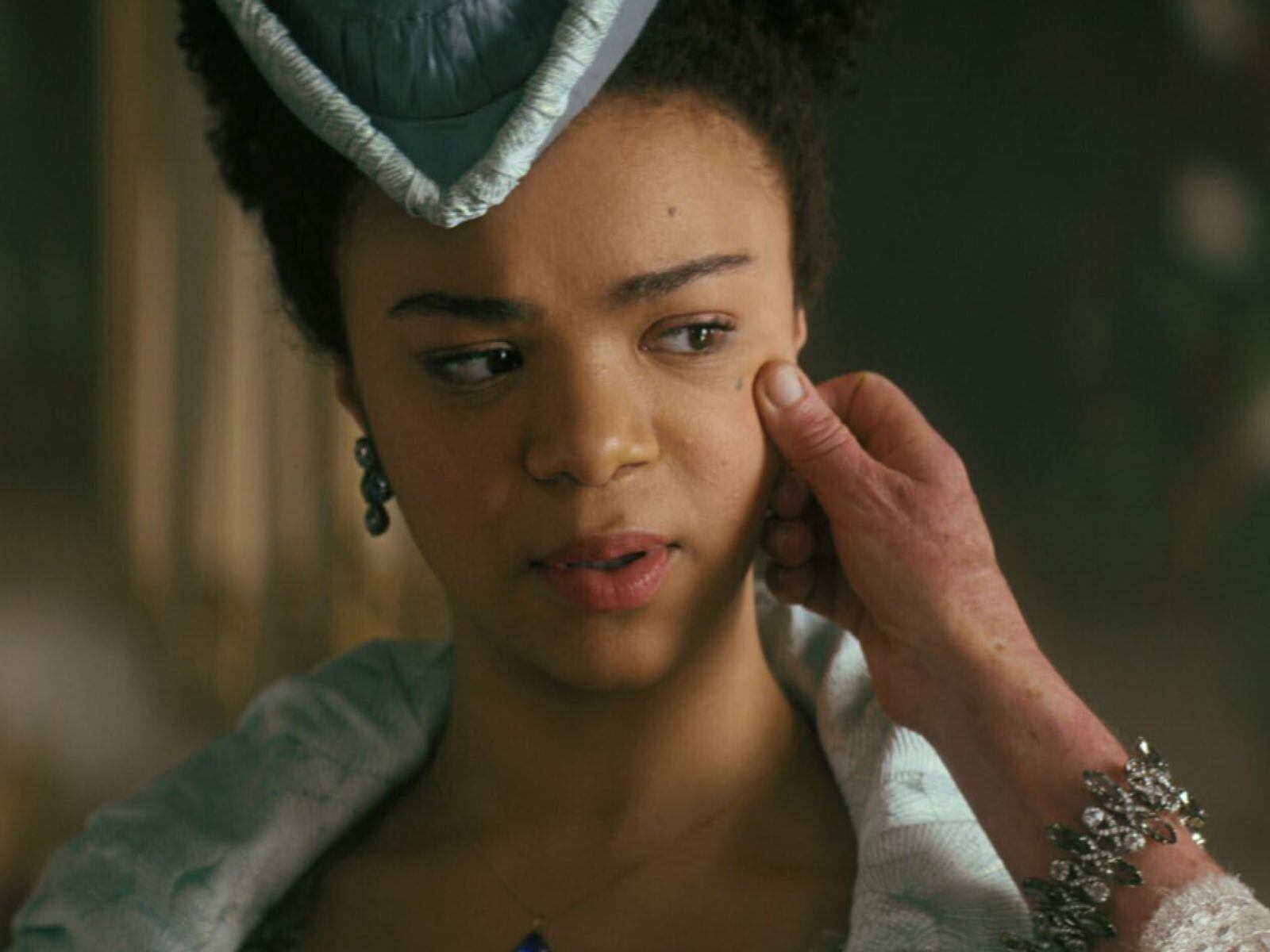 India Amarteifio  en una escena de la serie “La reina Charlotte: Una historia de Bridgerton” (Foto: Netflix)